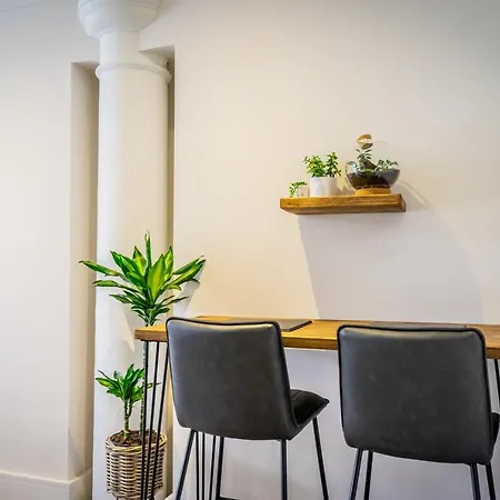 3 Cocoa Apartment *
